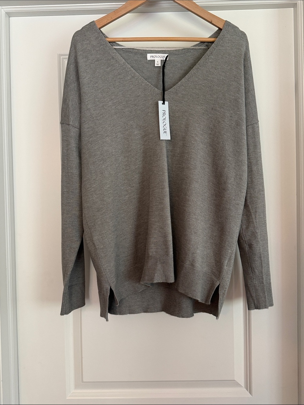 Prologue Women’s Relaxed V-Neck Sweater in Heather Gray - S NWT